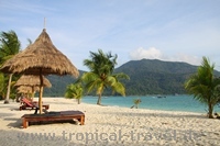 Sunrise beach Koh Lipe © tropical-travel.com