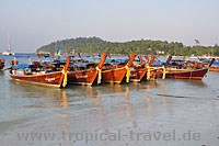 Longtail boat on Pattaya beach © tropical-travel.com
