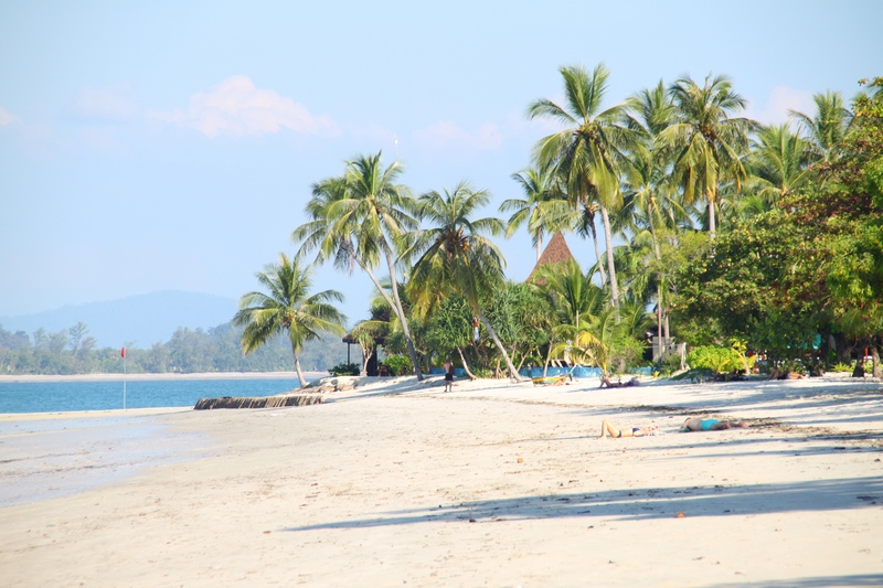 Koh Muk &copy; tropical-travel.com