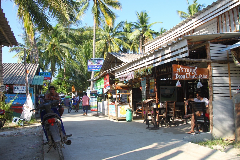 Koh Muk &copy; tropical-travel.com