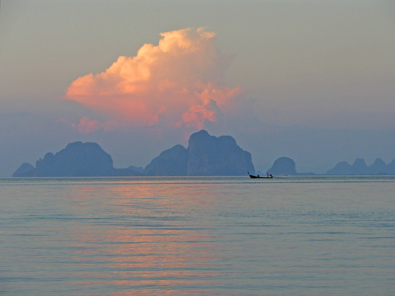 Koh Muk &copy; tropical-travel.com