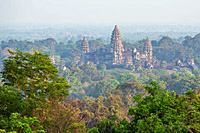 Angkor Wat © mazzzur | 123RF.com