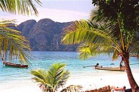 Long Beach Koh Phi Phi Koh Phi Phi © tropical-travel.com