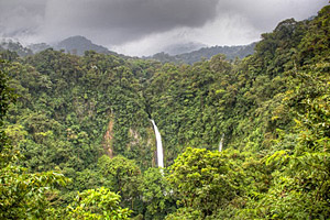 La Fortuna Wasserfall in Costa Rica © Nicolas de Corte | 123RF.com La Fortuna Wasserfall in Costa Rica © Nicolas de Corte | 123RF.com