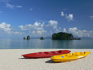 Pantai Tanjung Rhu © Martin Darley | Dreamstime.com