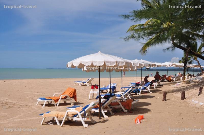 White Sand Beach Khao Lak &copy; tropical-travel.com