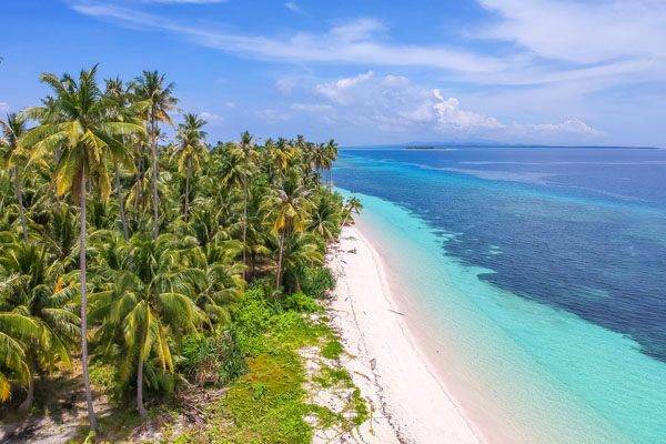 Palawan - Cris Tagupa - unsplash.com Palawan